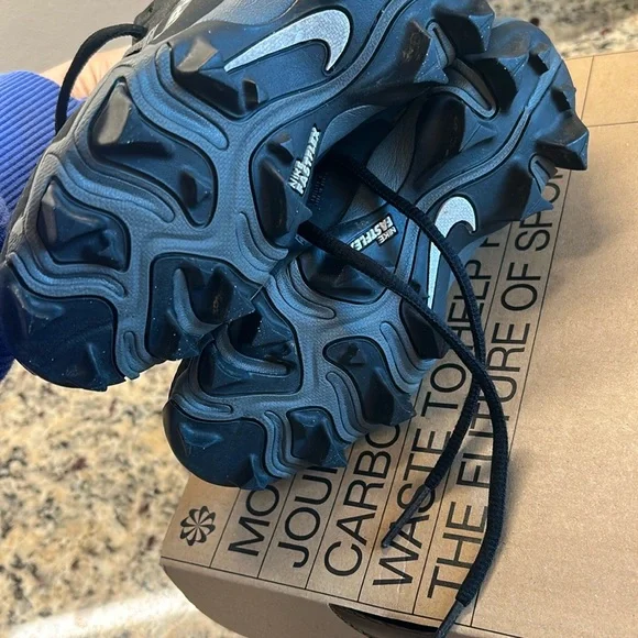 Nike Black Football or Lacrosse Shoes - Picture 5 of 8